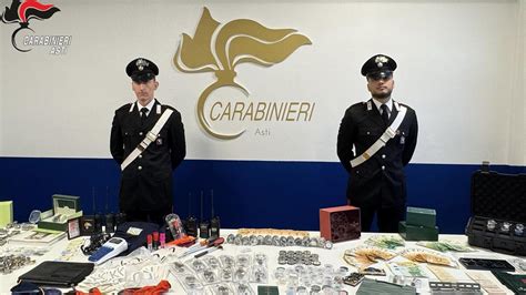 Asti, sei arrestati per ricettazione e vendita di orologi falsi per 3 